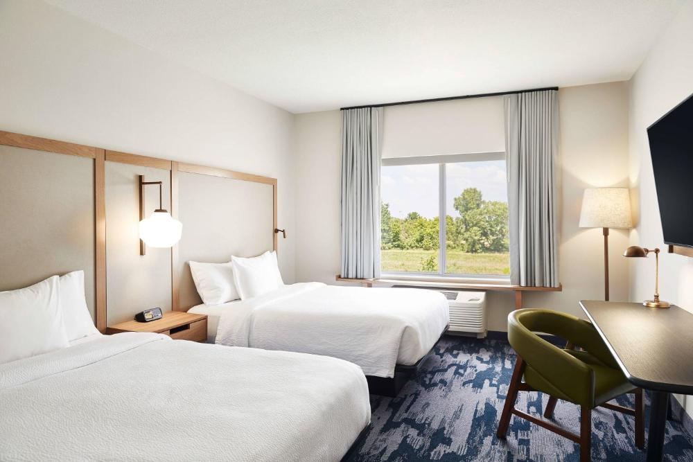 Guest room, 2 Queen interior